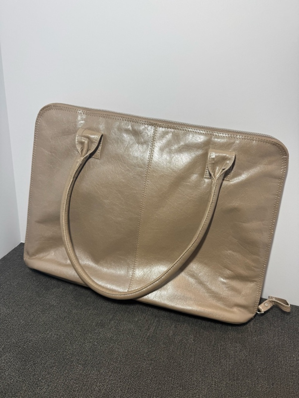 Latico Leather Shoulder Messenger Bag for 15 inch Laptop Beige - Picture 2 of 10